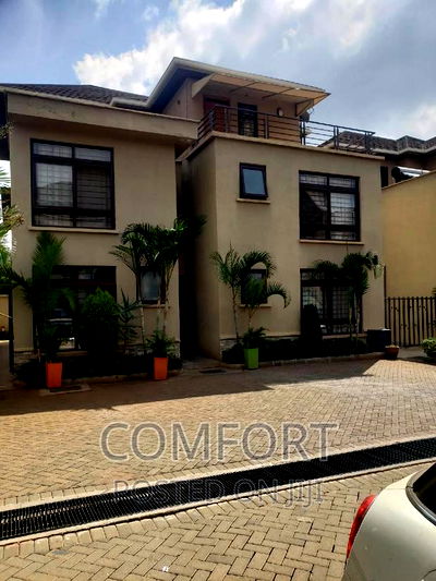 5bdrm Townhouse/Terrace in Lavington Green for sale - Image 1