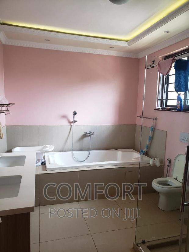 5bdrm Townhouse/Terrace in Lavington Green for sale