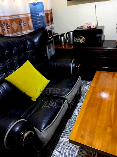 Furnished 1bdrm Apartment in Adams Arcade, Posta, Woodley Estate - Image 3