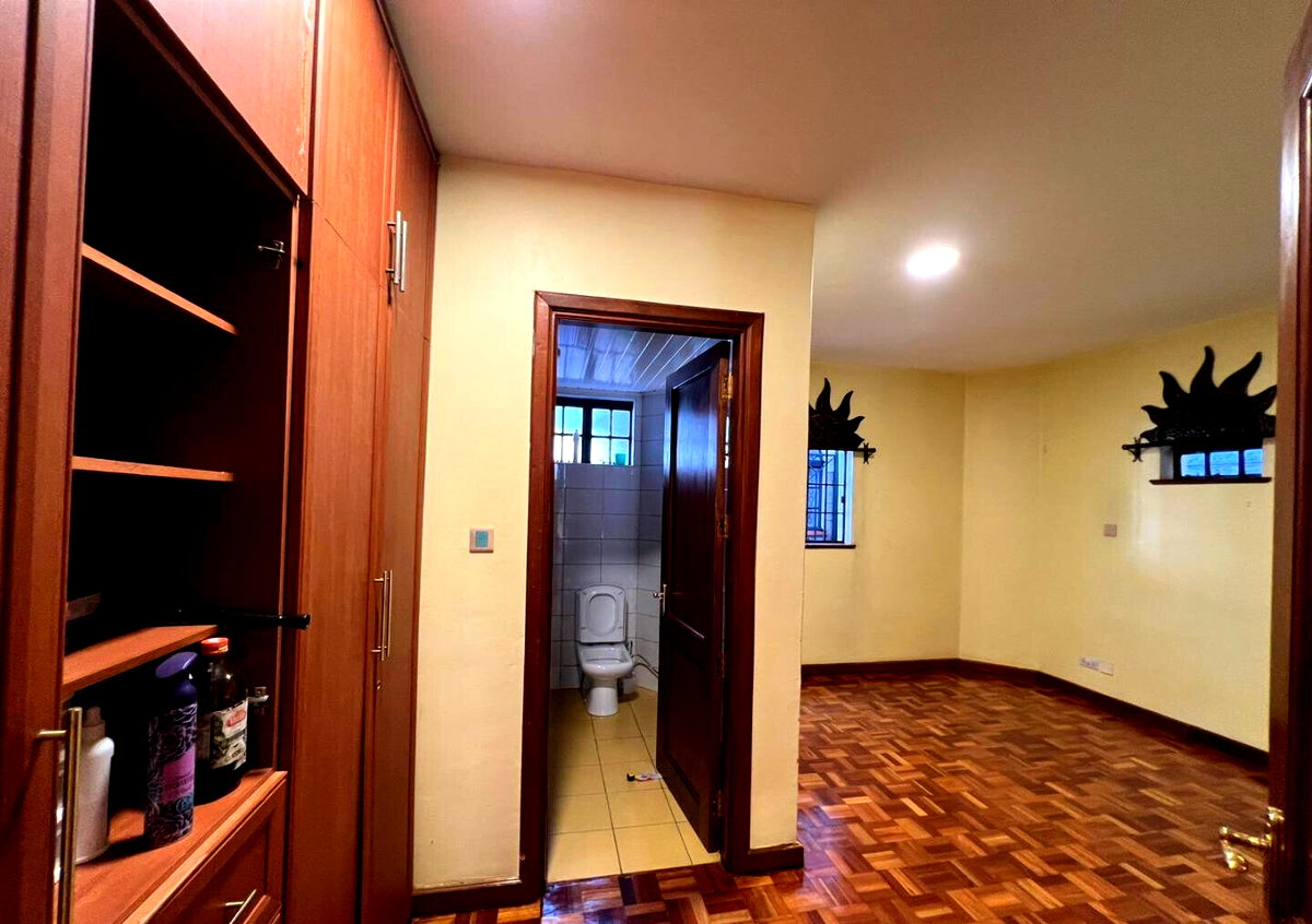 4-Ensuite Townhouse with DSQ & Private Garden - Westlands