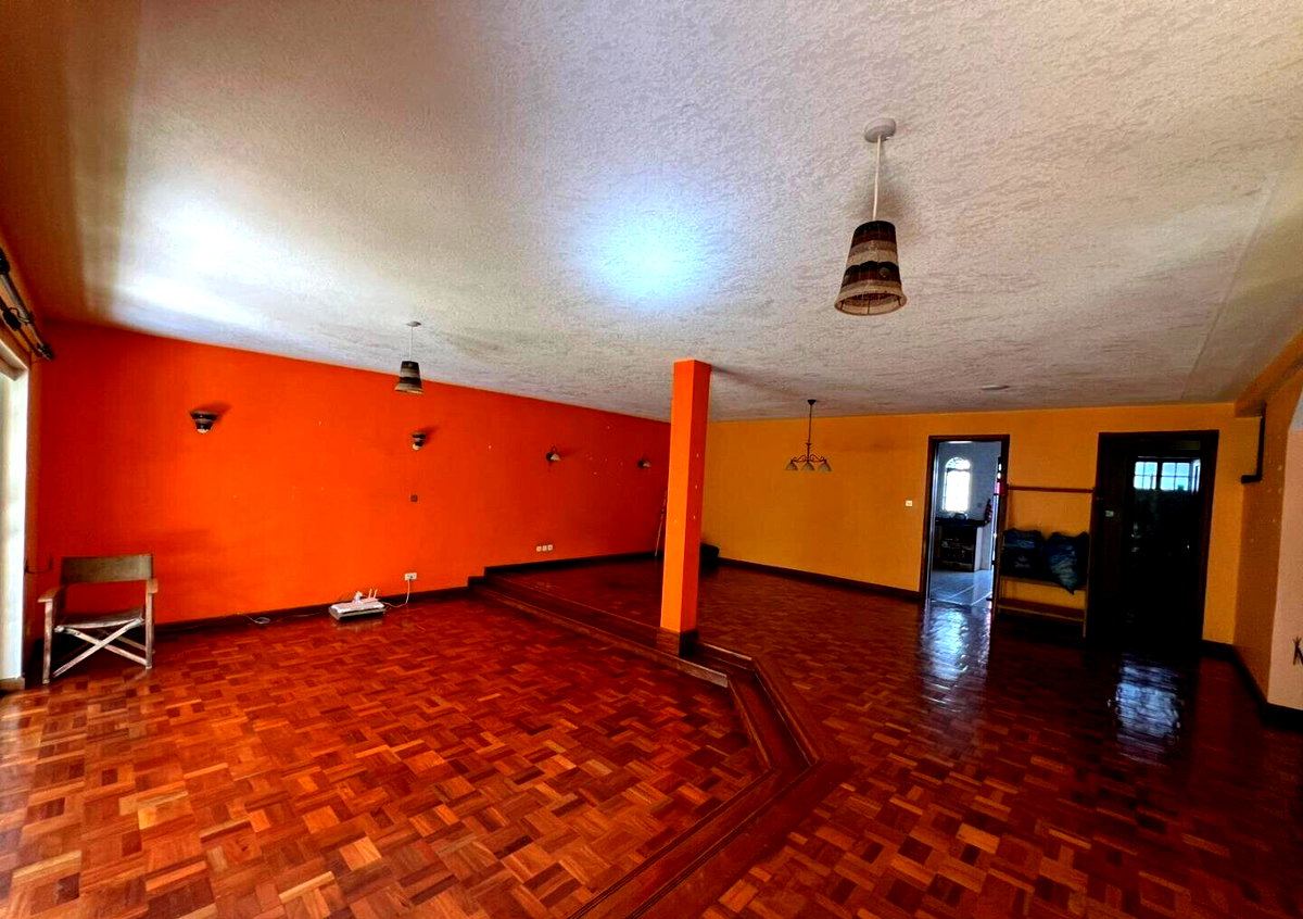 4-Ensuite Townhouse with DSQ & Private Garden - Westlands