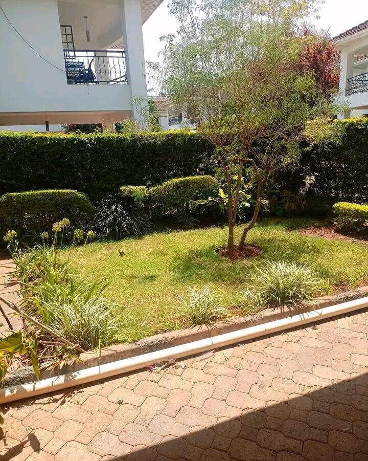 4-Ensuite Townhouse with Pool & Solar on Grevillea Grove - Westlands