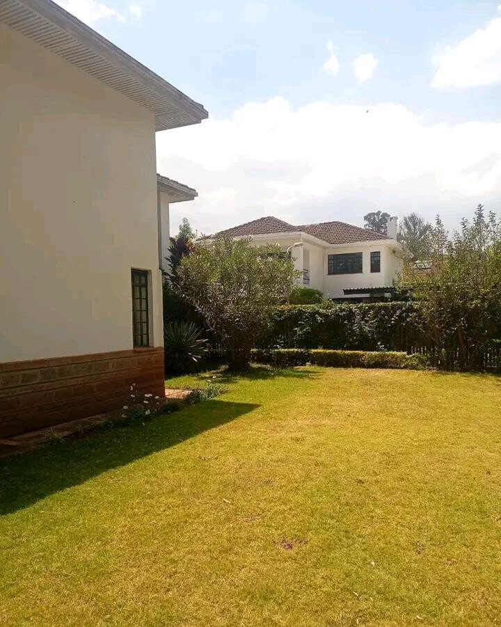 4-Ensuite Townhouse with Pool & Solar on Grevillea Grove - Westlands