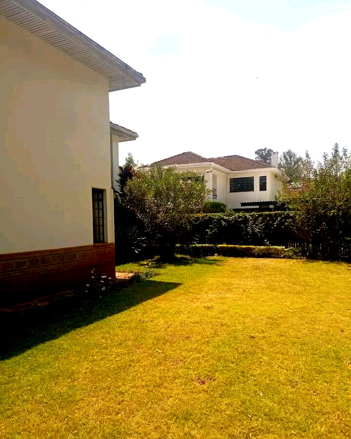 4-Ensuite Townhouse with Pool & Solar on Grevillea Grove - Westlands