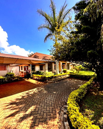 Half Acre 4BR Garden Home