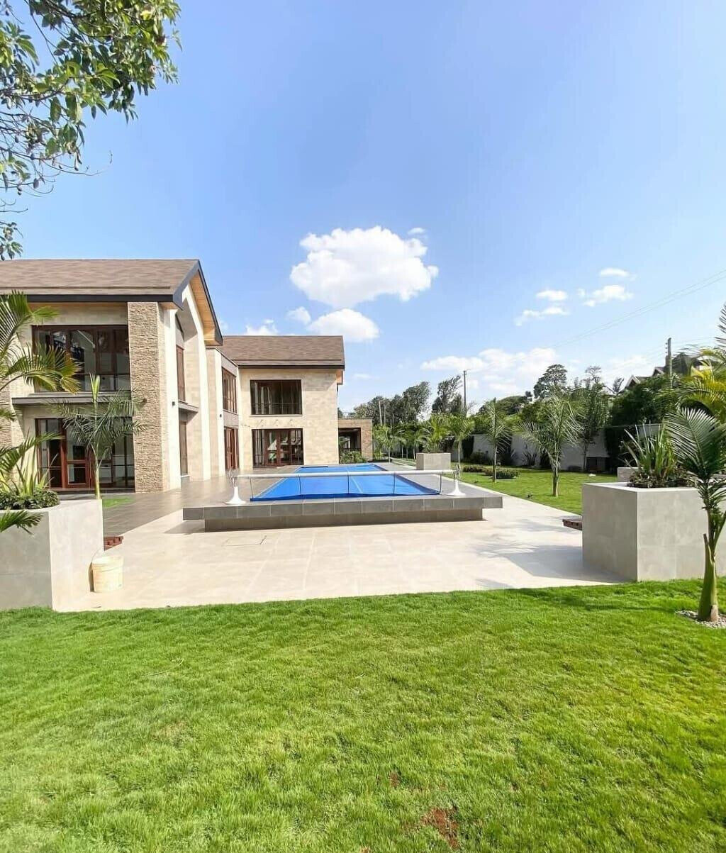4BR Ambassadorial Home with Guest Wing & Pool - Runda