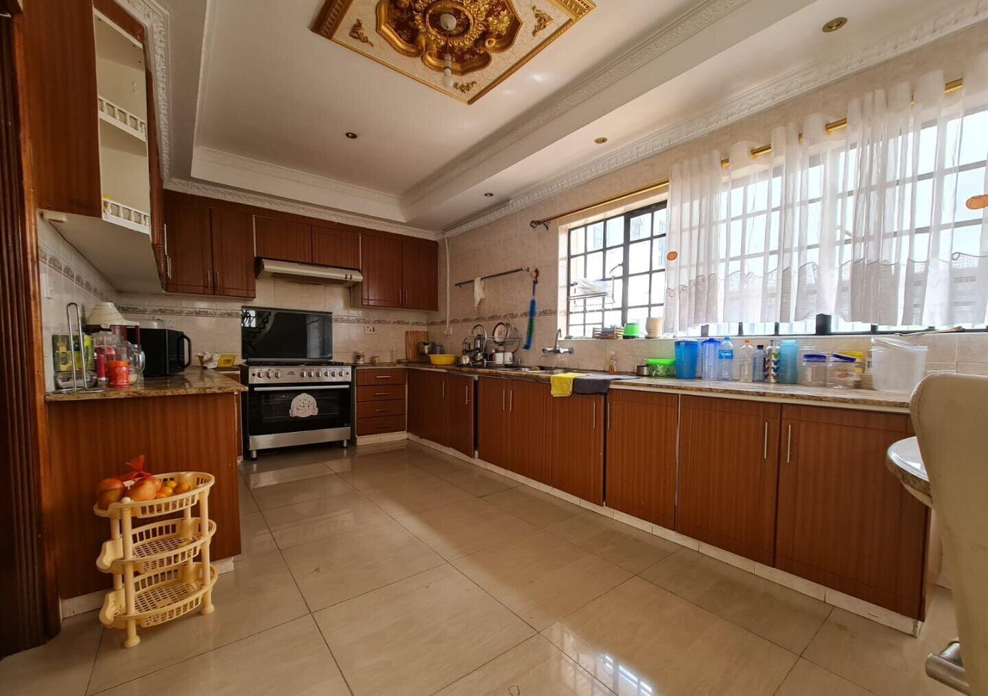 4-Ensuite Townhouse with Fireplace & Servants Quarter - Brookside