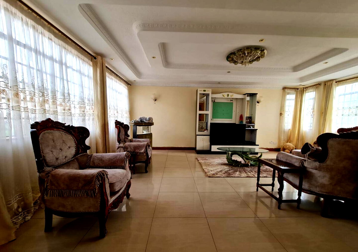4-Ensuite Townhouse with Fireplace & Servants Quarter - Brookside