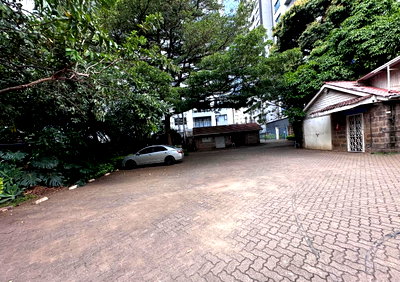 1.2 Acre Plot with Garden and Parking for KSh 450M