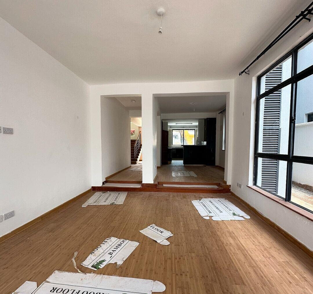 4-Ensuite Townhouse with Study & Mall Access - Lavington