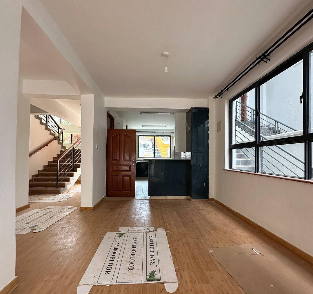 4-Ensuite Townhouse with Study & Mall Access - Lavington