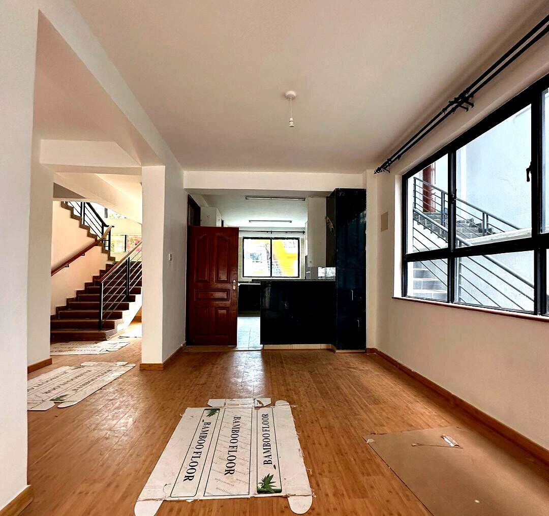4-Ensuite Townhouse with Study & Mall Access - Lavington