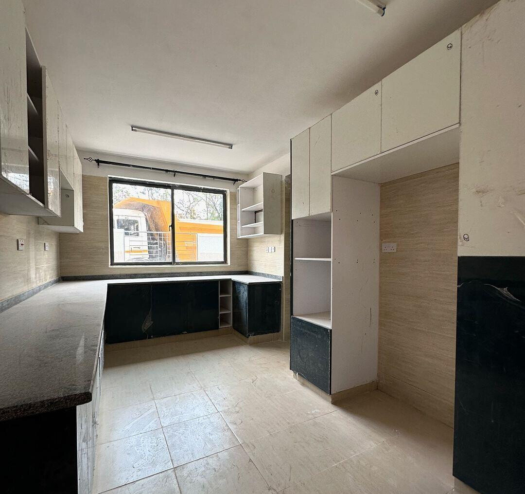 4-Ensuite Townhouse with Study & Mall Access - Lavington