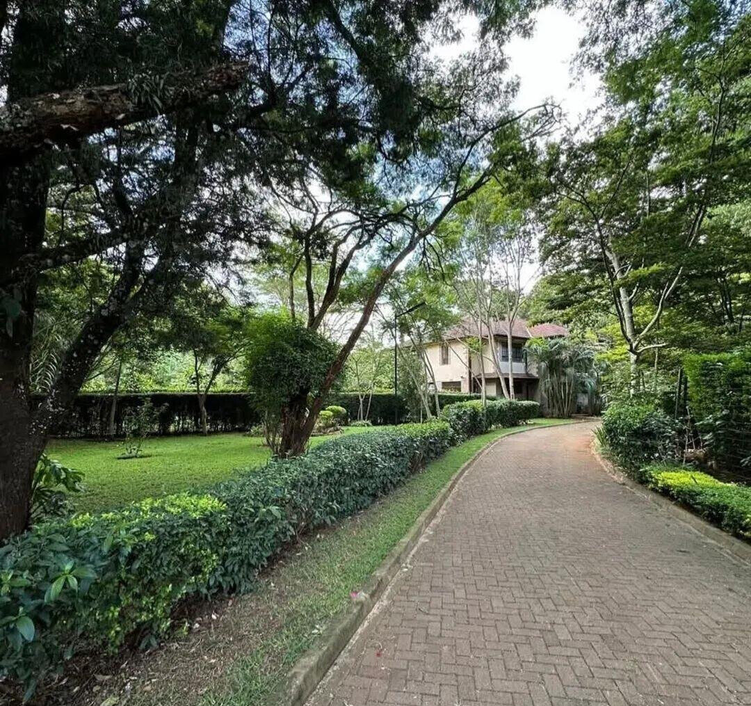 1 Acre 4BR Home with Garden