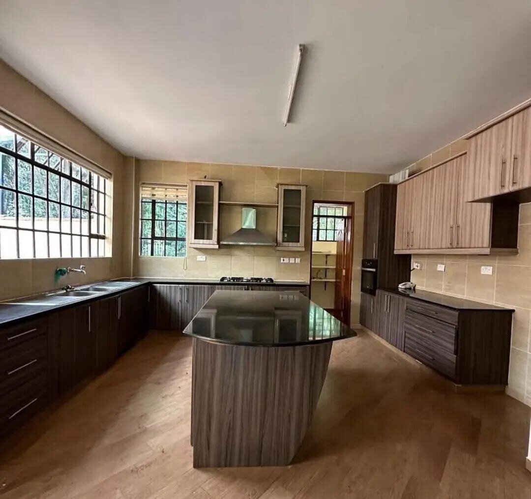 1 Acre 4BR Home with Garden