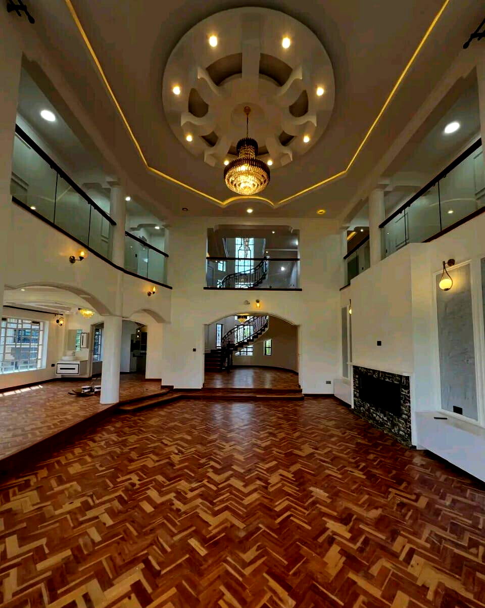 Spacious 6BR Home with Garden