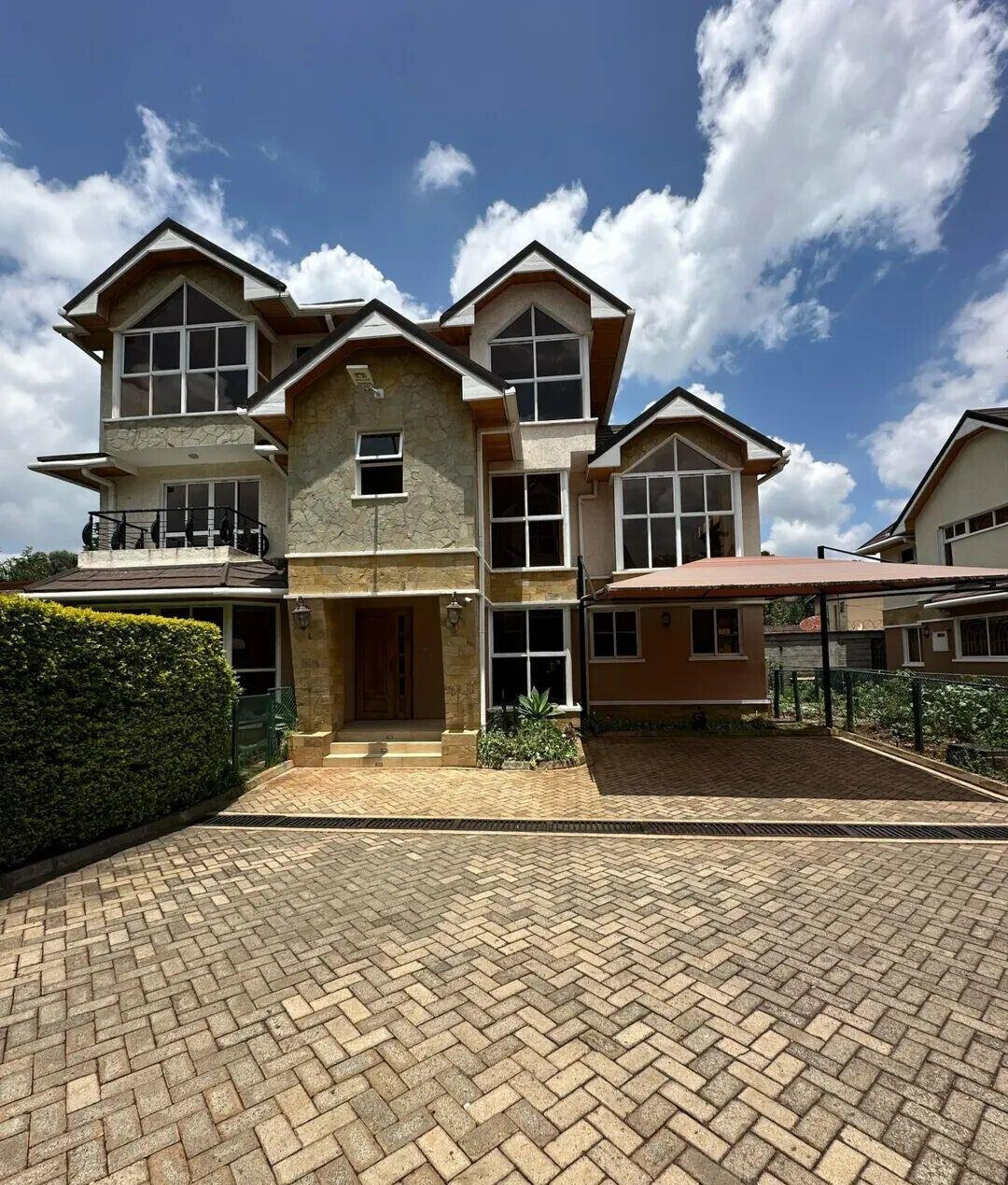 5-Ensuite Townhouse with Gym, Jacuzzi & DSQ - Lavington