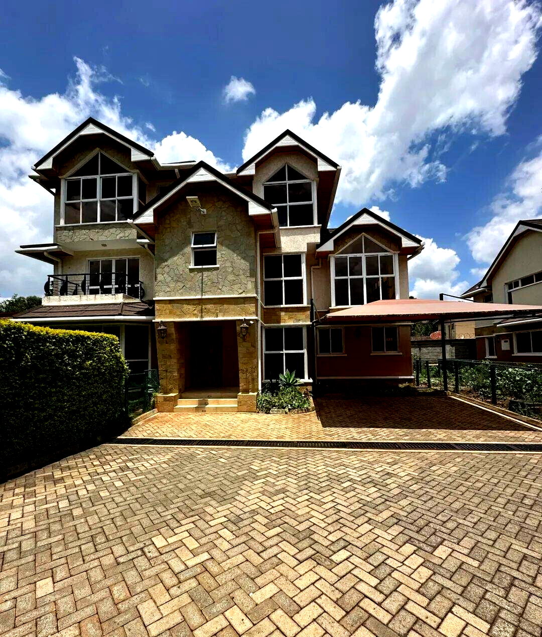 5-Ensuite Townhouse with Gym, Jacuzzi & DSQ - Lavington
