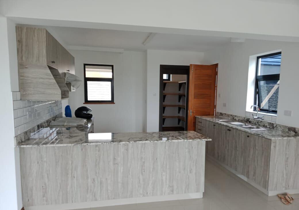 4BR All-Ensuite Townhouse with Rooftop Terrace & DSQ - Kitengela