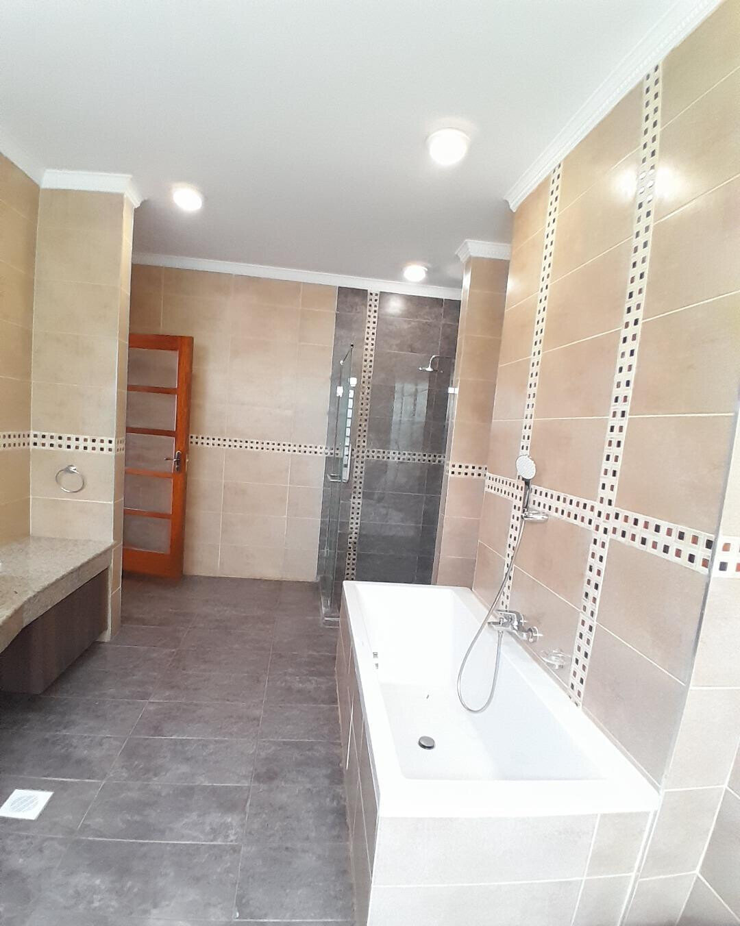 5-Ensuite Townhouse with DSQ & Backup Generator - Lavington