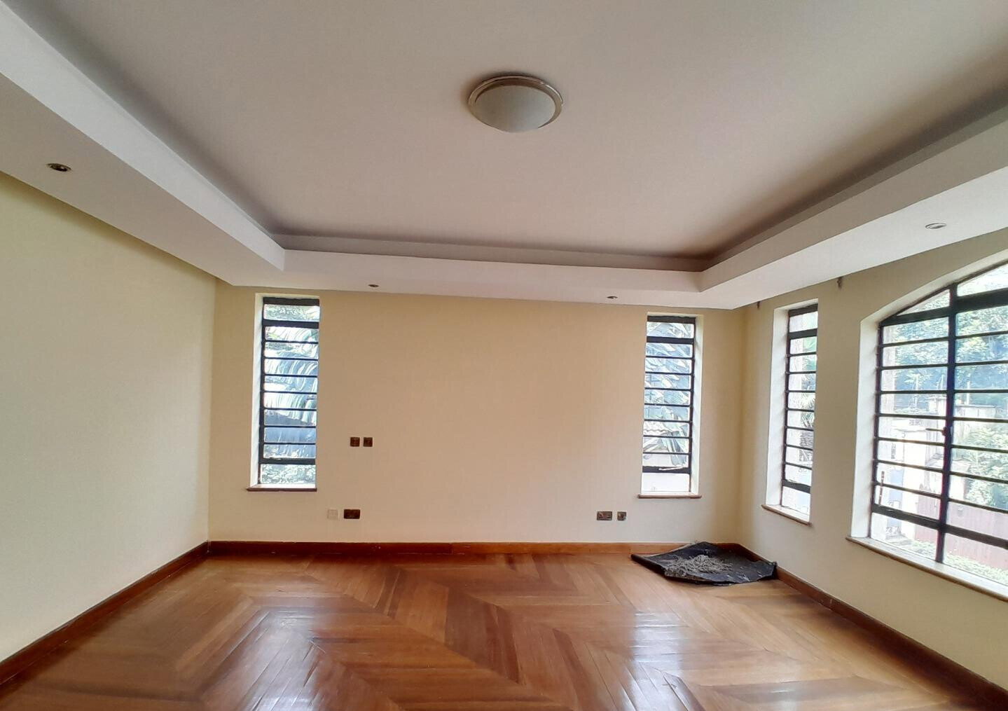 5-Ensuite Townhouse with DSQ & Backup Generator - Lavington