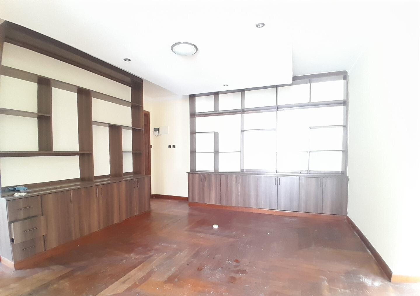 5-Ensuite Townhouse with DSQ & Backup Generator - Lavington