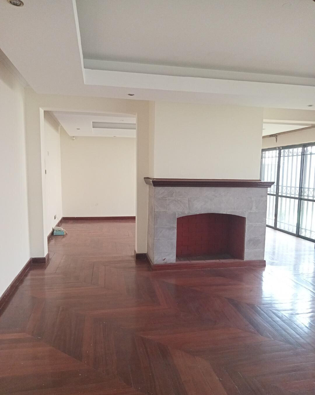 5-Ensuite Townhouse with Rooftop Gazebo & Fireplace - Lavington