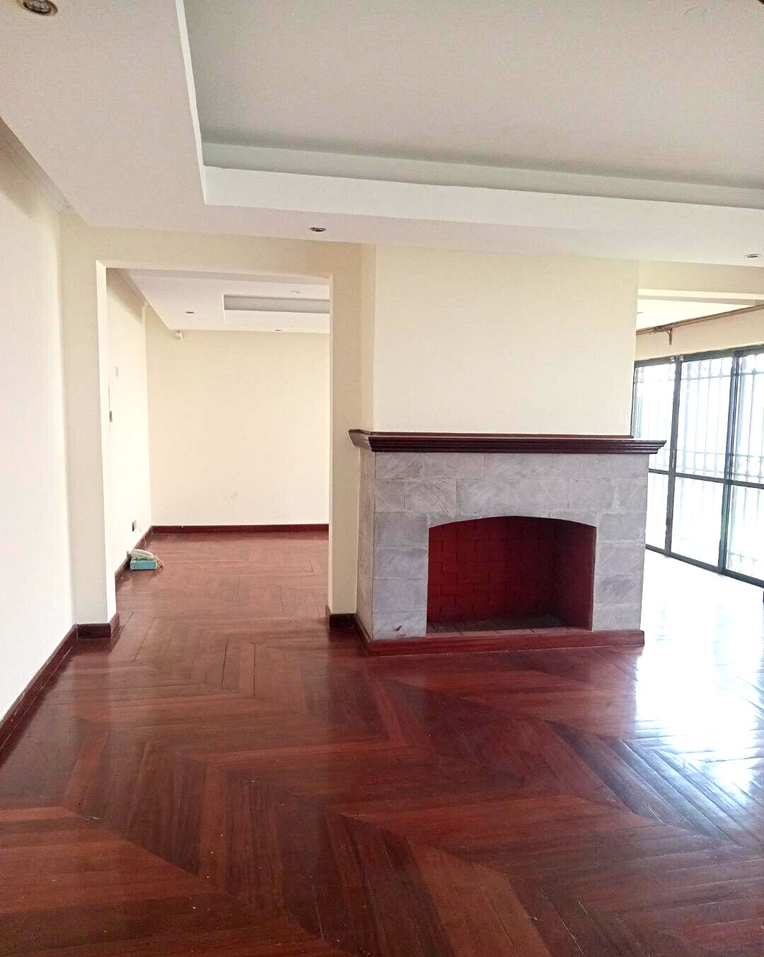 5-Ensuite Townhouse with Rooftop Gazebo & Fireplace - Lavington