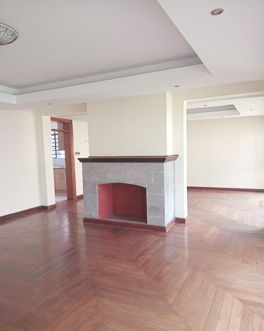 5-Ensuite Townhouse with Rooftop Gazebo & Fireplace - Lavington