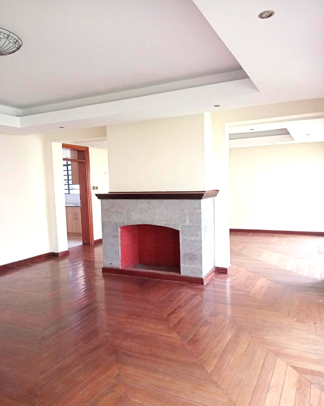 5-Ensuite Townhouse with Rooftop Gazebo & Fireplace - Lavington