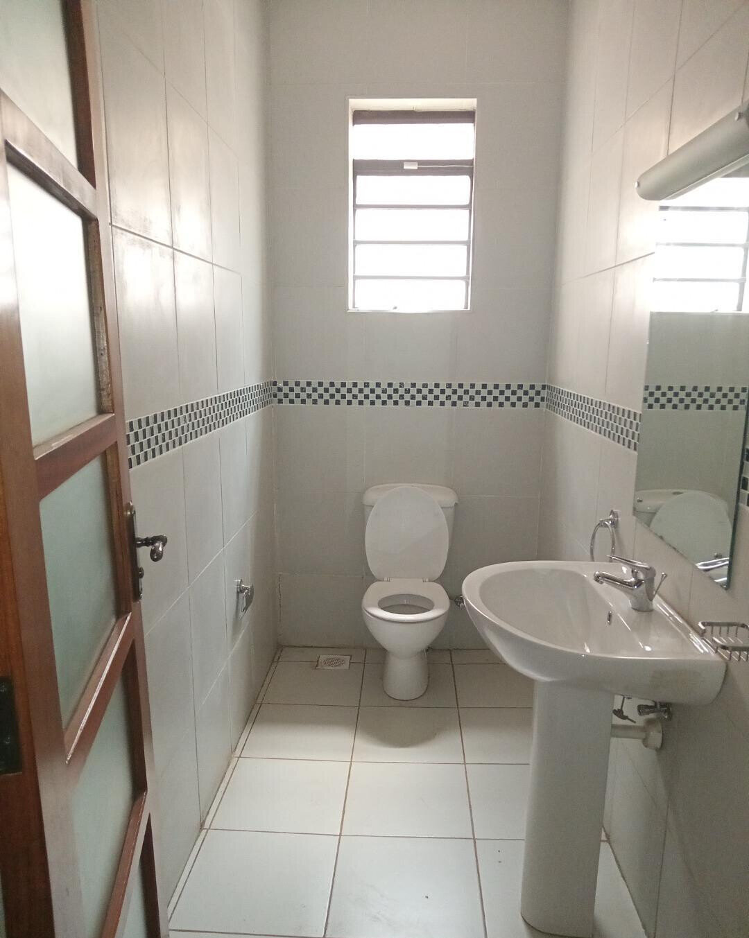 5-Ensuite Townhouse with Rooftop Gazebo & Fireplace - Lavington