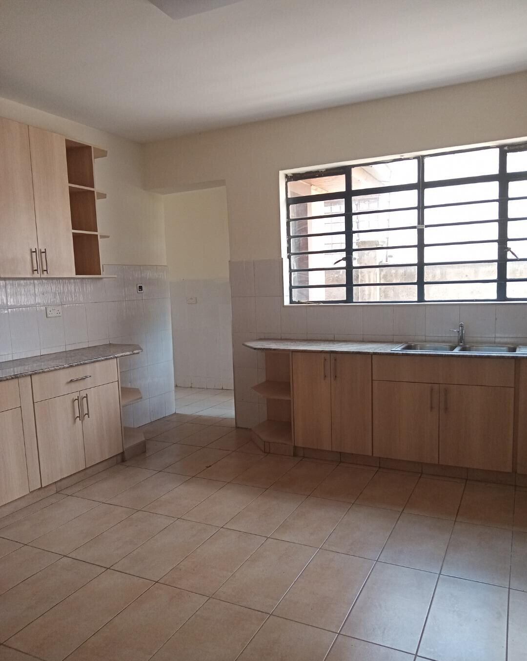 5-Ensuite Townhouse with Rooftop Gazebo & Fireplace - Lavington
