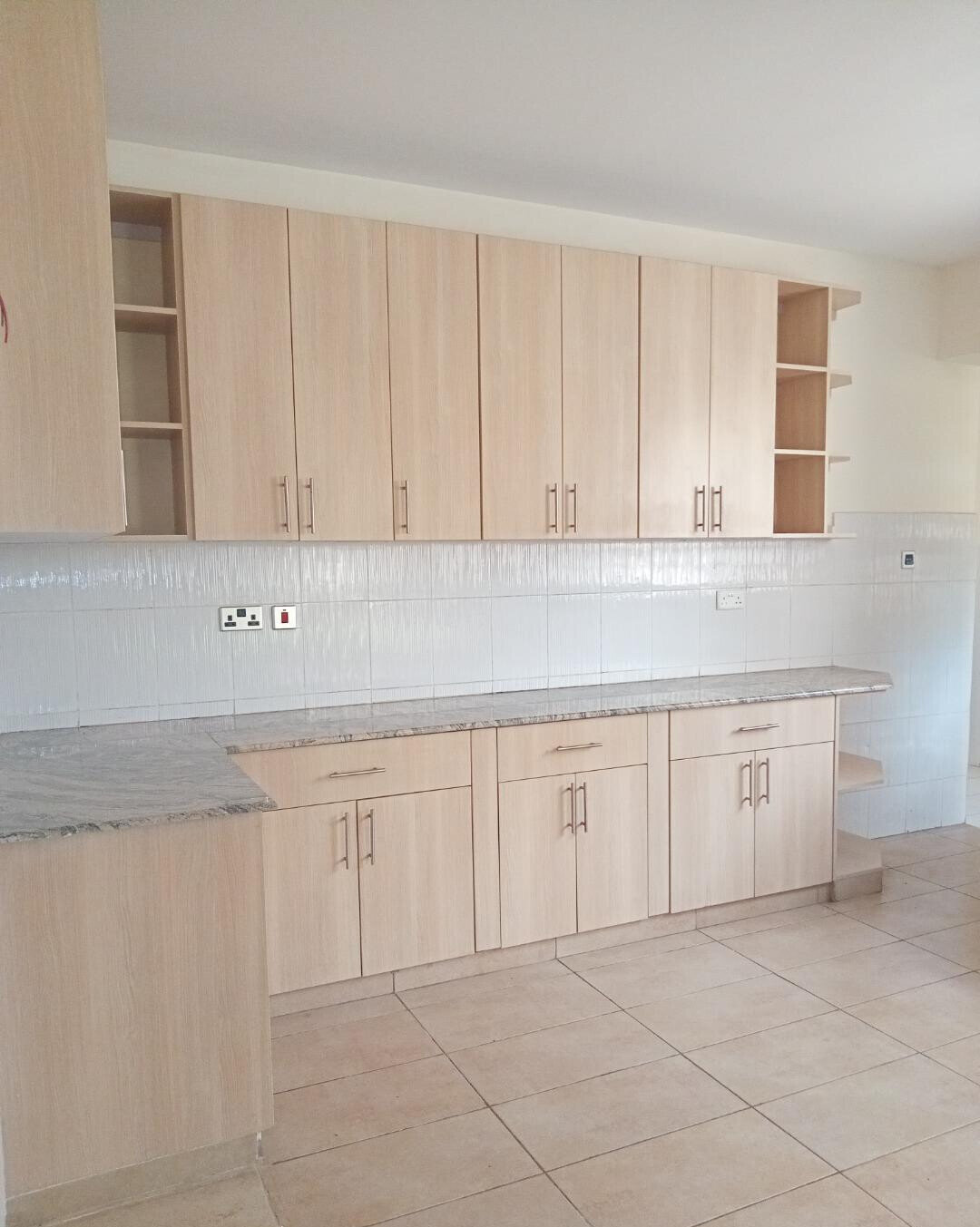 5-Ensuite Townhouse with Rooftop Gazebo & Fireplace - Lavington