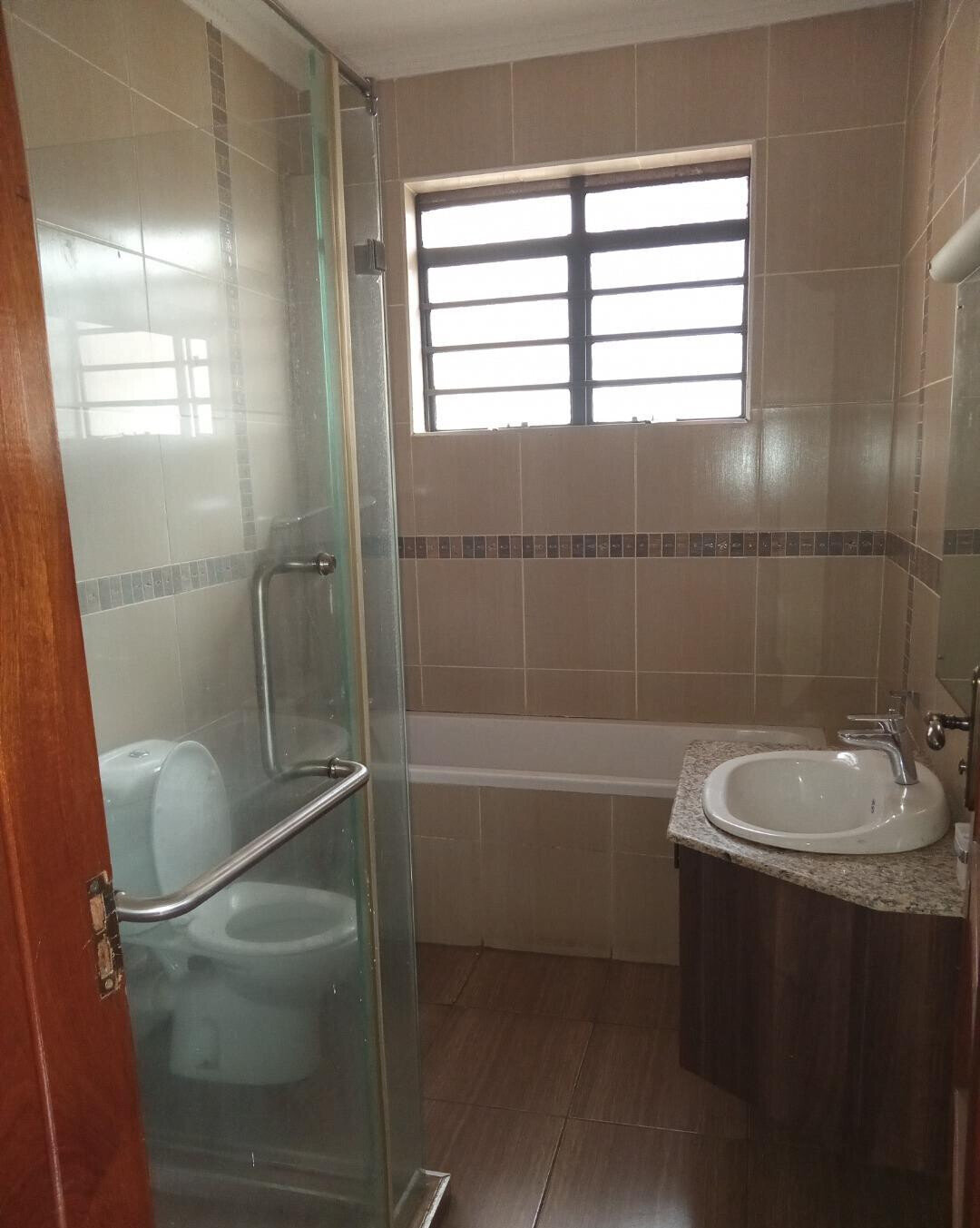 5-Ensuite Townhouse with Rooftop Gazebo & Fireplace - Lavington