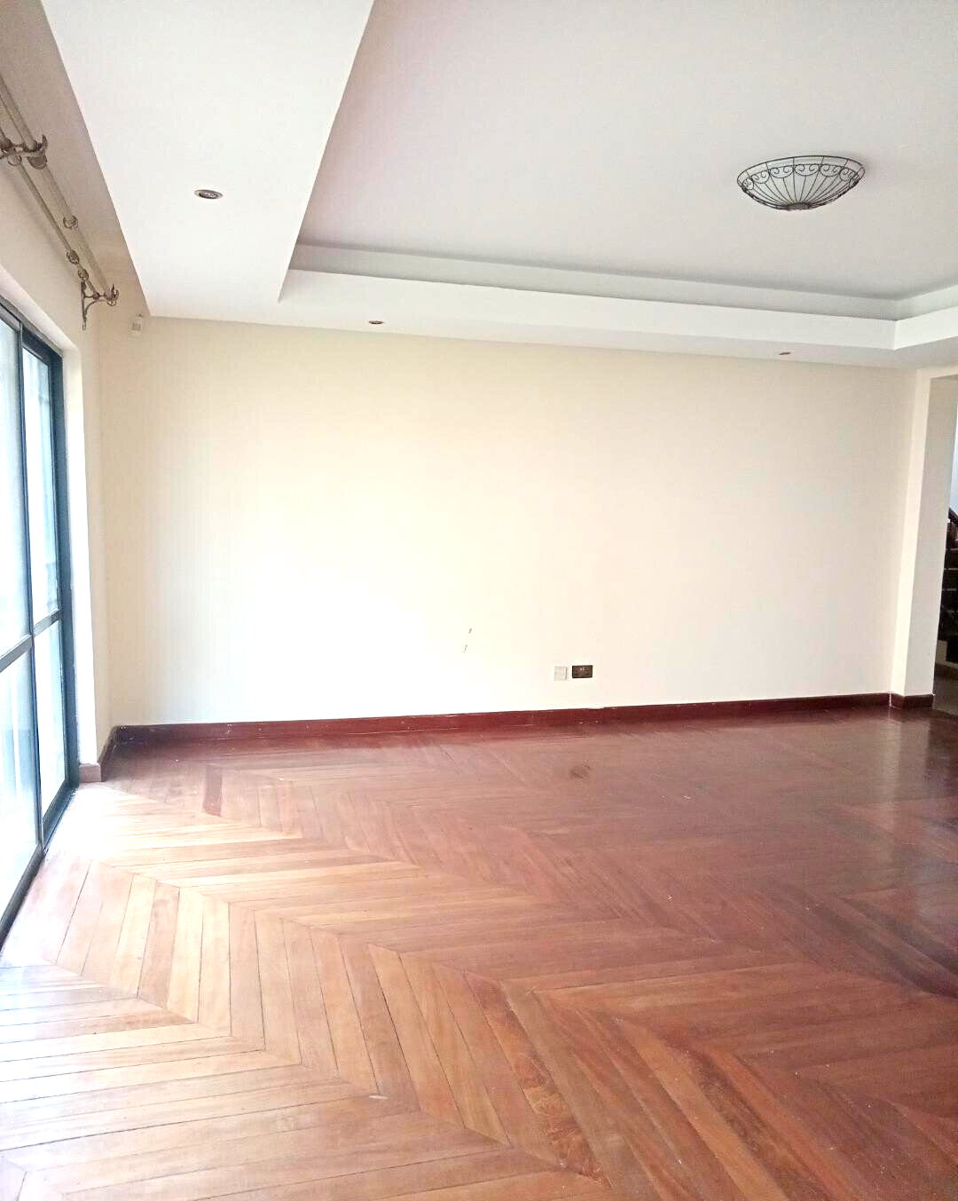 5-Ensuite Townhouse with Rooftop Gazebo & Fireplace - Lavington
