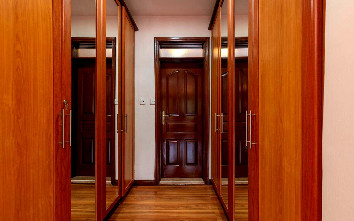 4BR Townhouse with Rooftop Terrace & Pool - Spring Valley