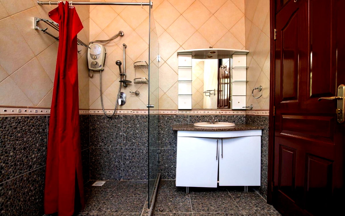 4BR Townhouse with Rooftop Terrace & Pool - Spring Valley