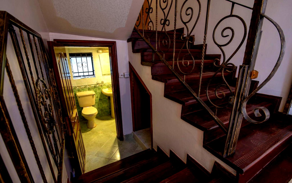 4BR Townhouse with Rooftop Terrace & Pool - Spring Valley