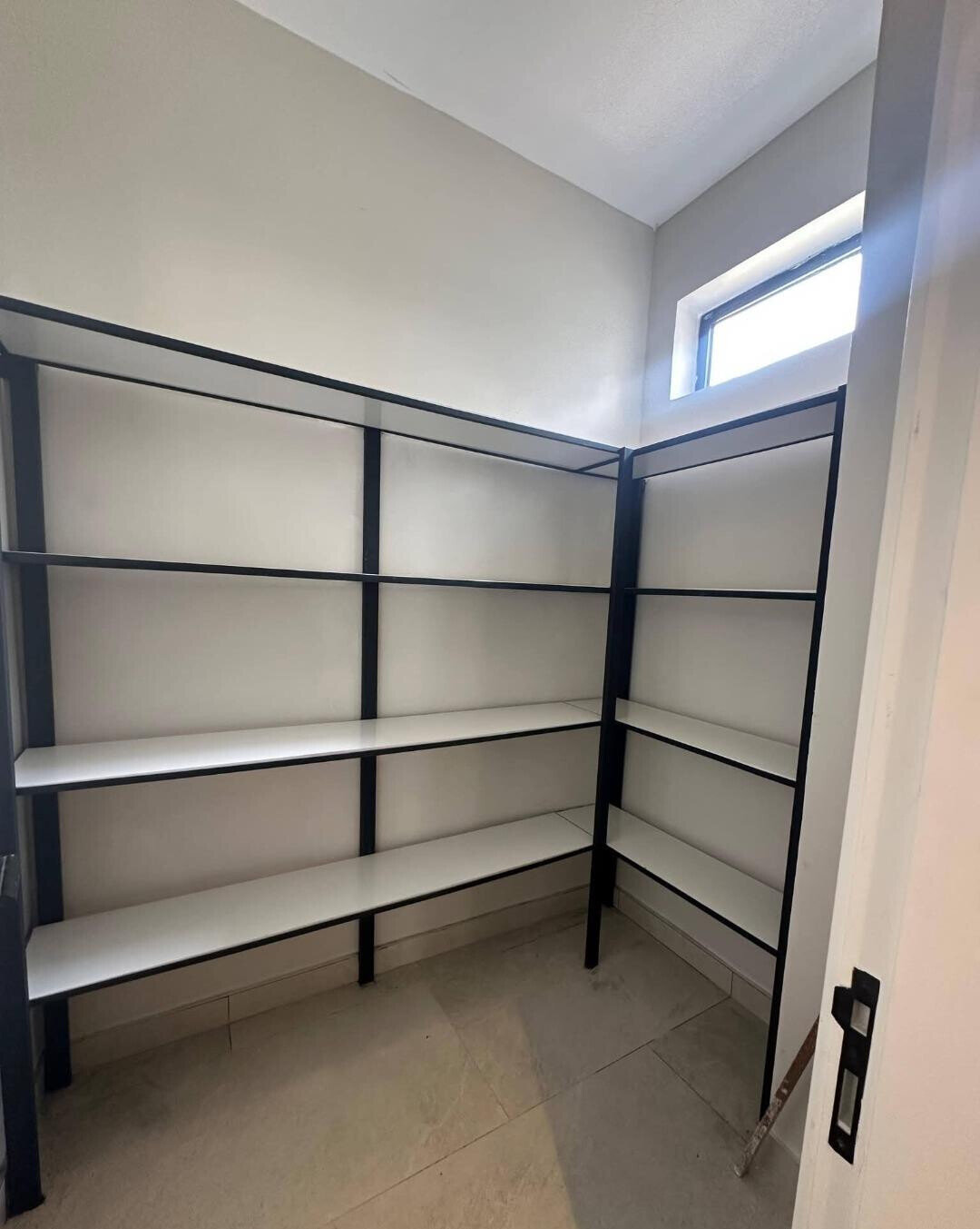 Newly Built 5-Ensuite Townhouse with Rooftop Terrace & Solar - Lavington