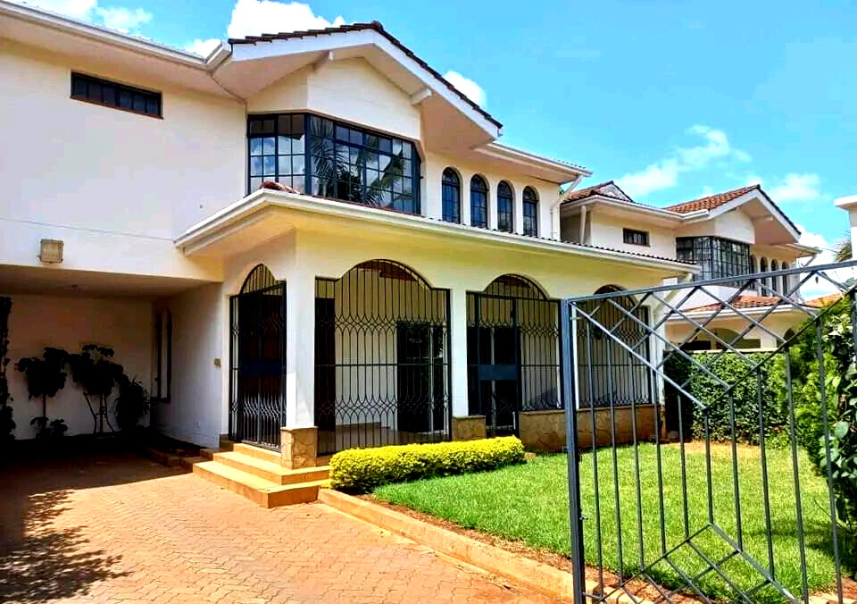 5-Ensuite Townhouse with DSQ & Private Garden - Westlands