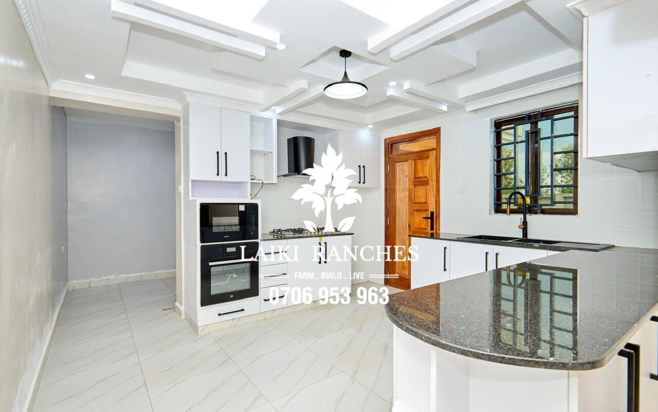 Quarter Acre 4BR Home with Garden