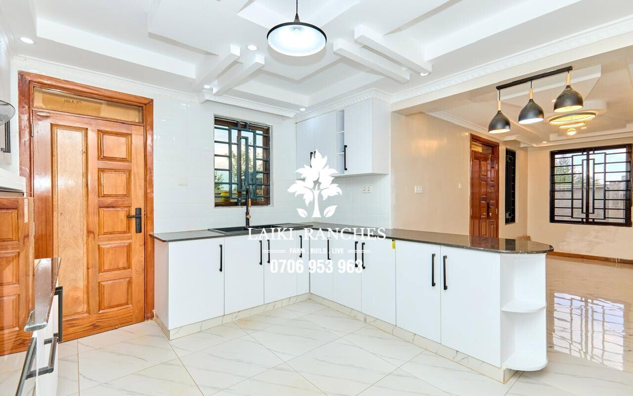 Quarter Acre 4BR Home with Garden
