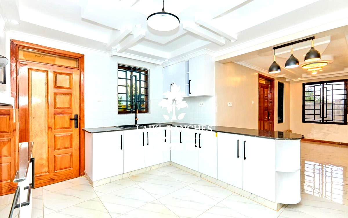 Quarter Acre 4BR Home with Garden