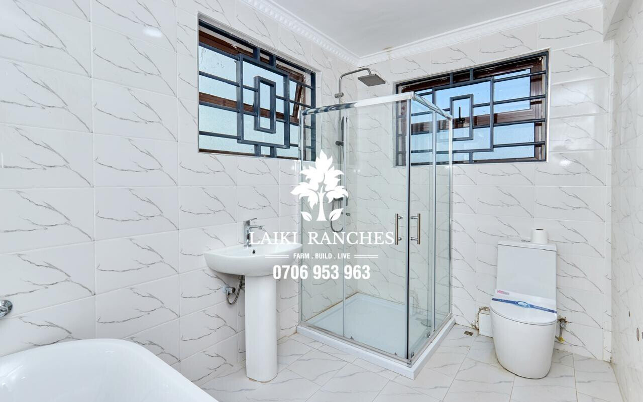 Quarter Acre 4BR Home with Garden