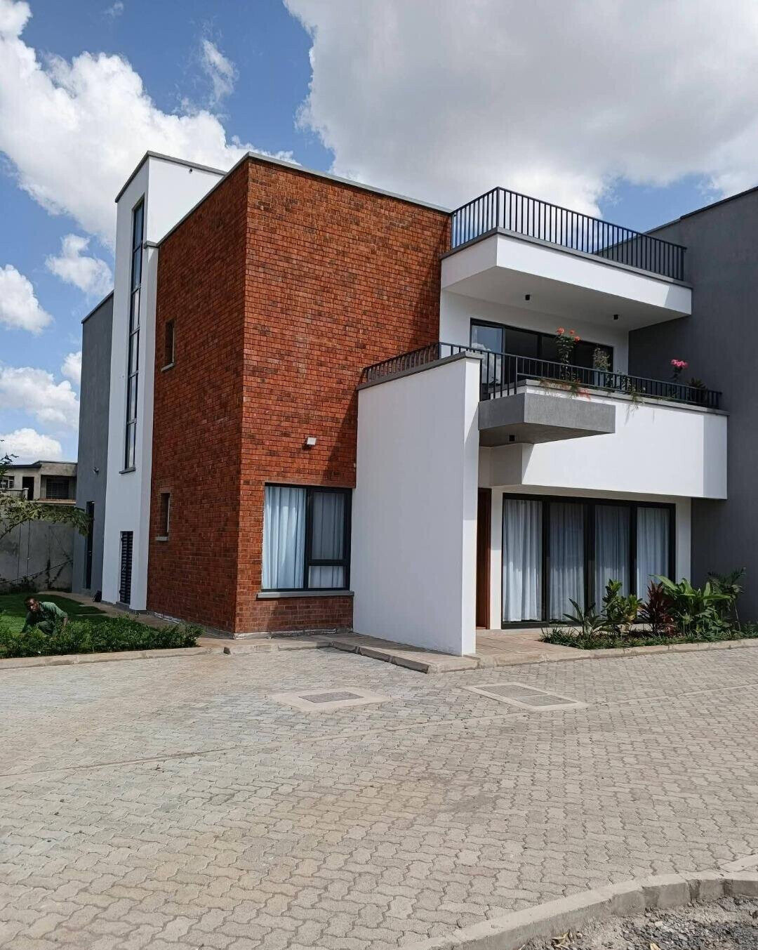 4BR Duplex with Resort Pool & Clubhouse – Langata