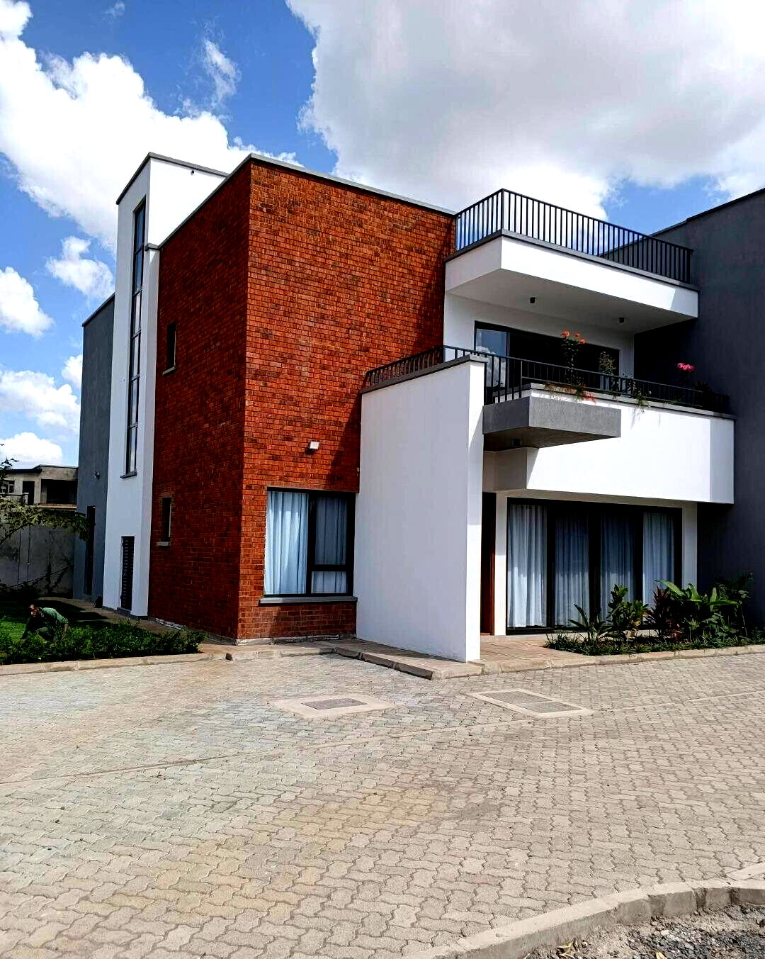 4BR Duplex with Resort Pool & Clubhouse – Langata