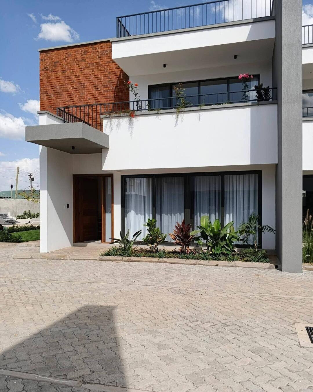4BR Duplex with Resort Pool & Clubhouse – Langata