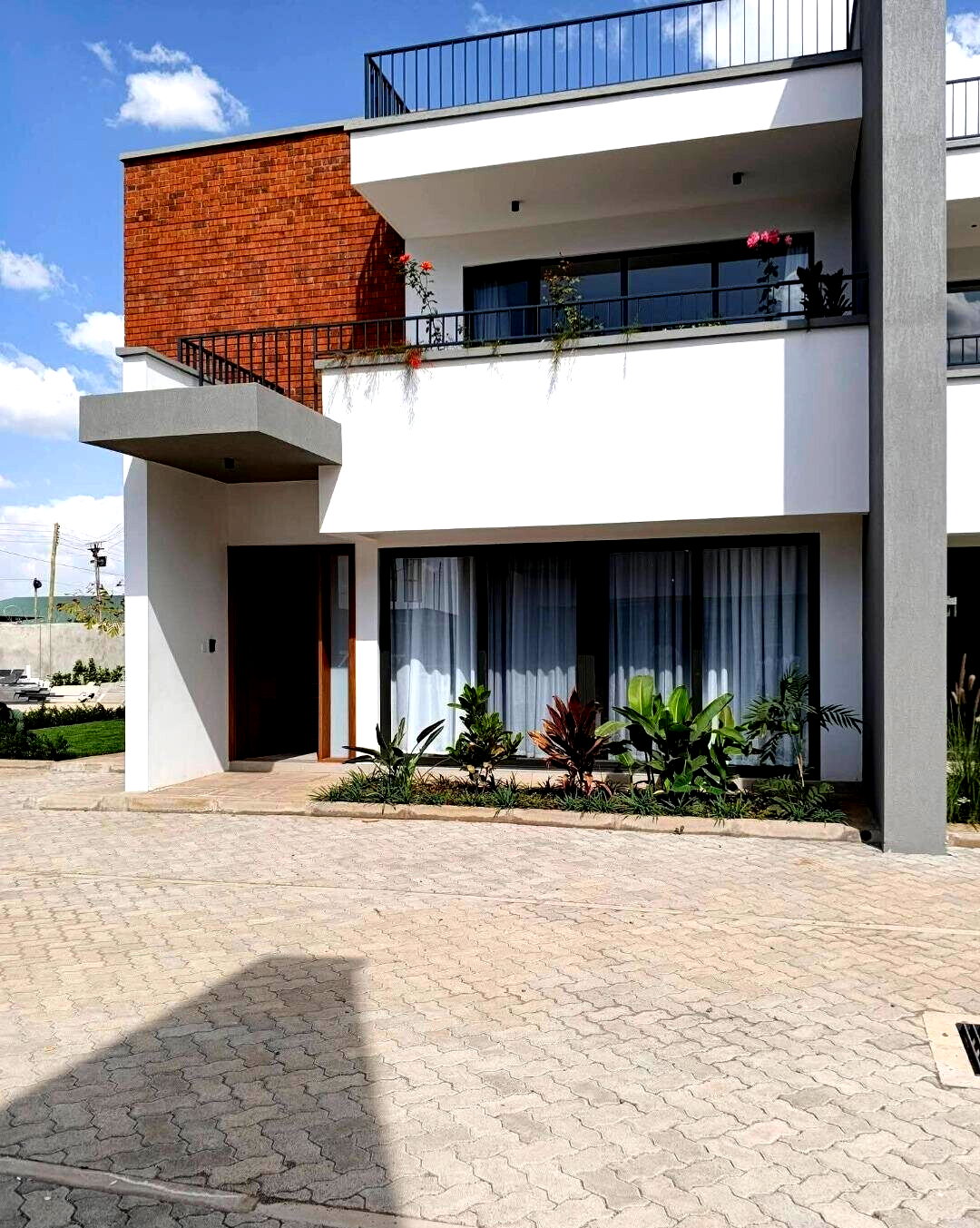 4BR Duplex with Resort Pool & Clubhouse – Langata