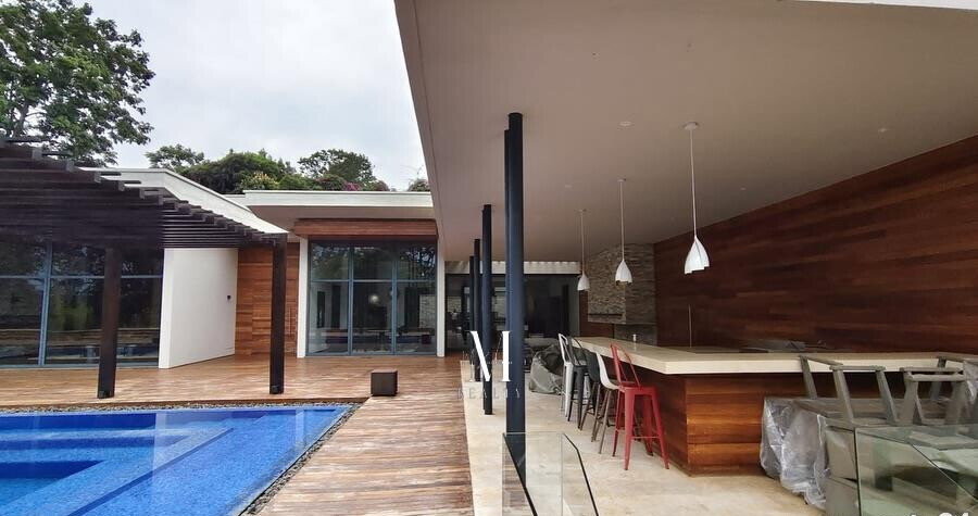 Half Acre Ambassadorial Home for Rent