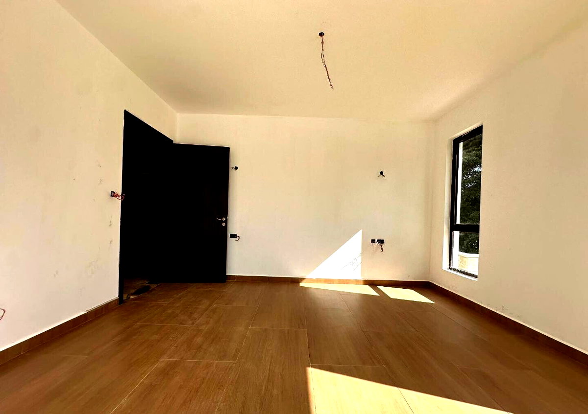 5BR All-Ensuite Townhouse with DSQ & Terrace - Kyuna